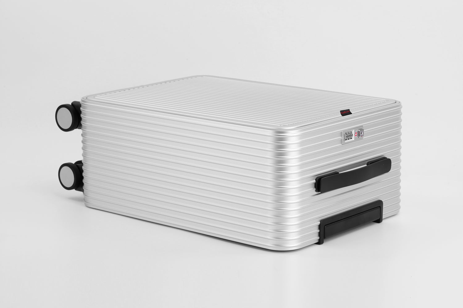 Walizka Easy Acces 100% aluminium TOKIO 57 cm