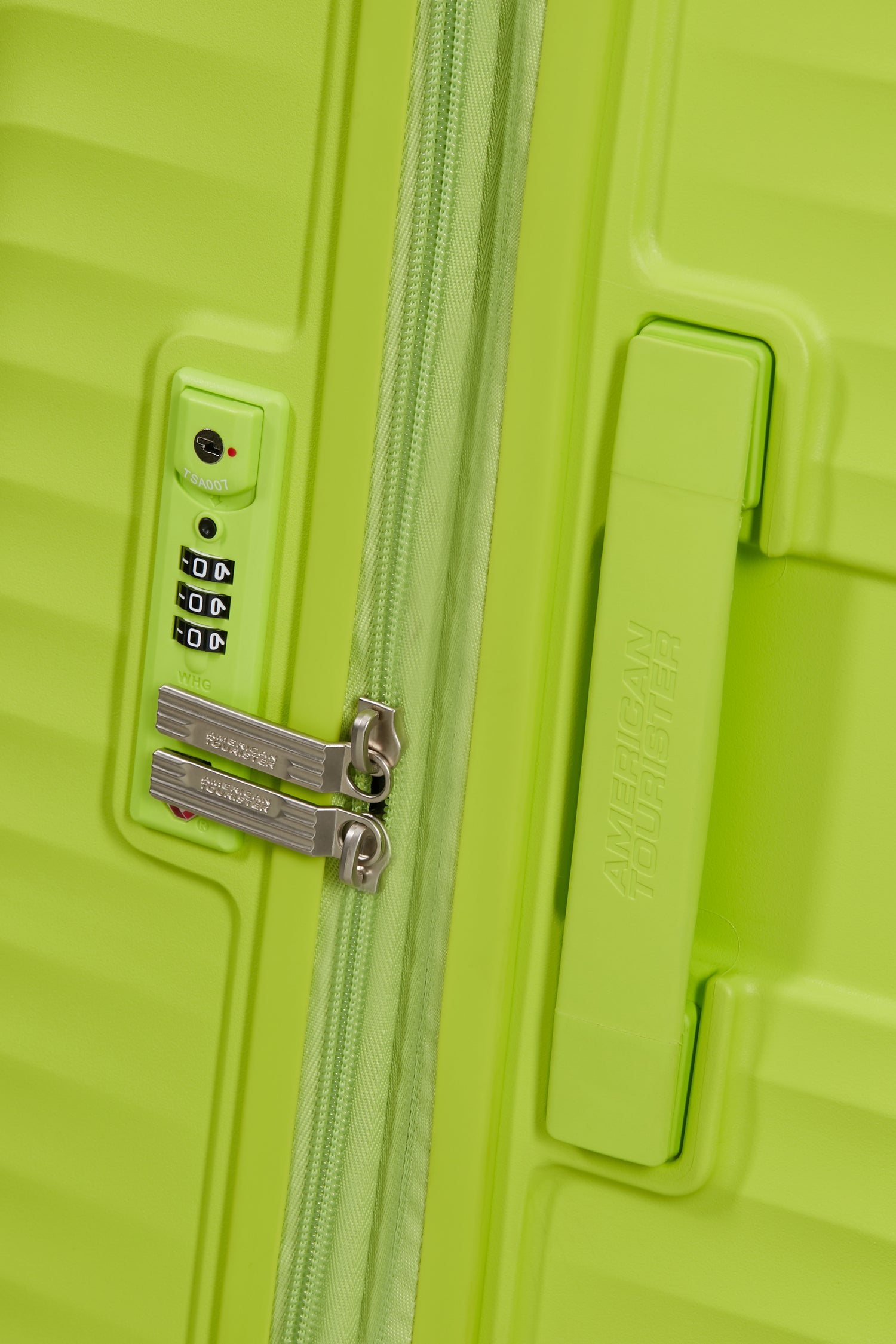 AMERICAN TOURISTER mittlerer Koffer 68cm DIABLAST