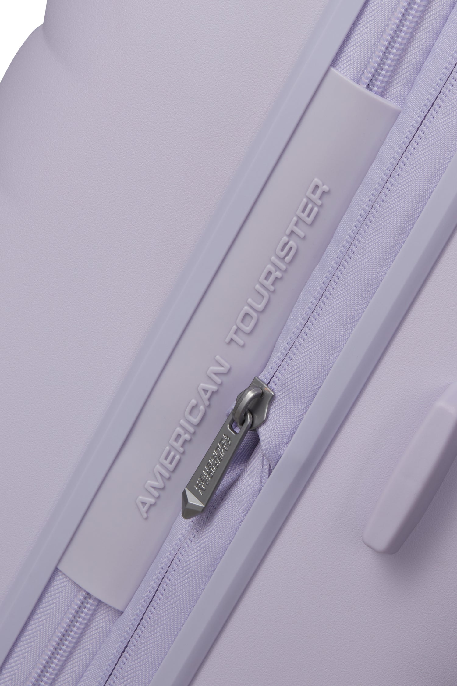 AMERICAN TOURISTER średniej wielkości walizka z możliwością rozbudowy 67cm NEOVIBE