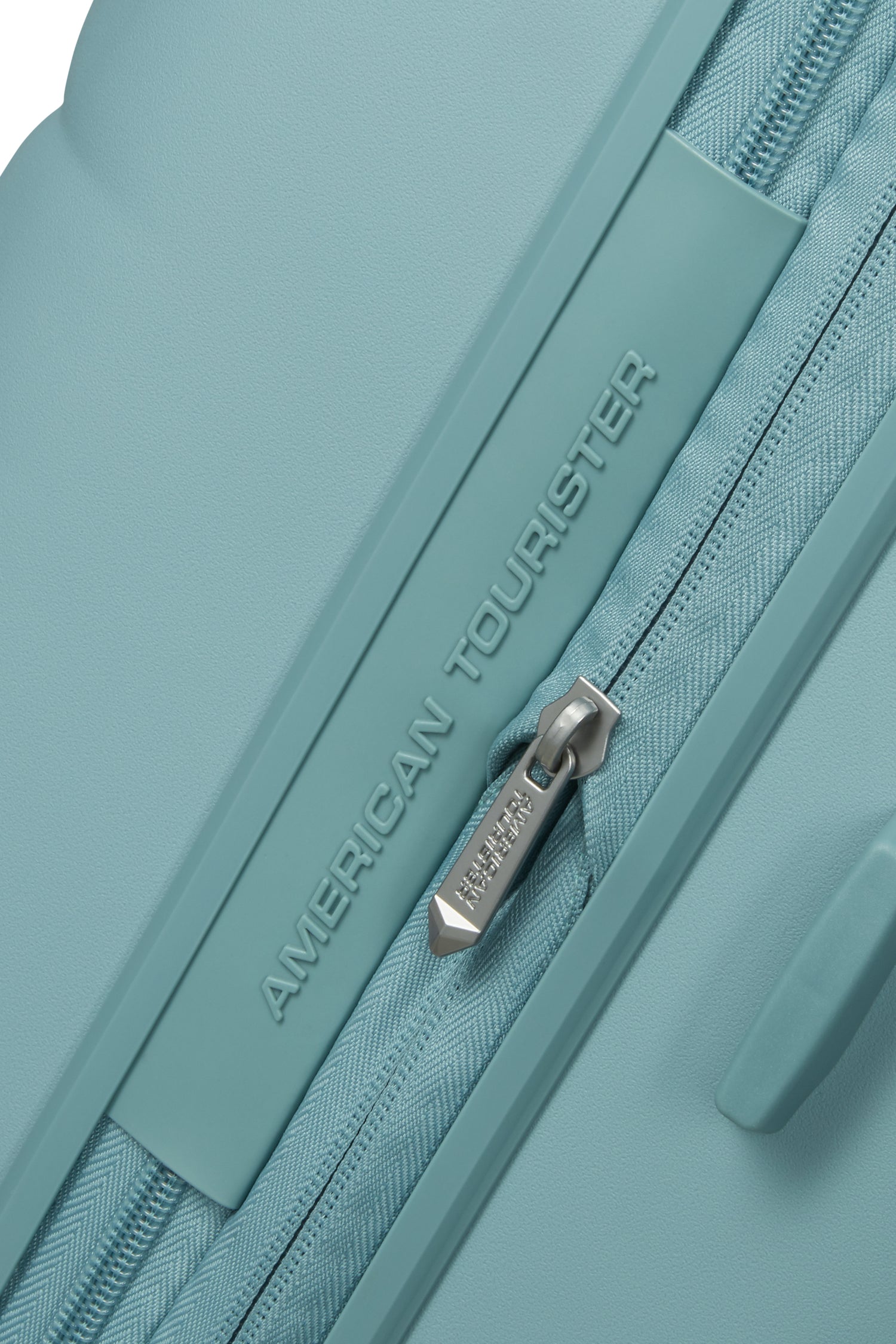 AMERICAN TOURISTER średniej wielkości walizka z możliwością rozbudowy 67cm NEOVIBE