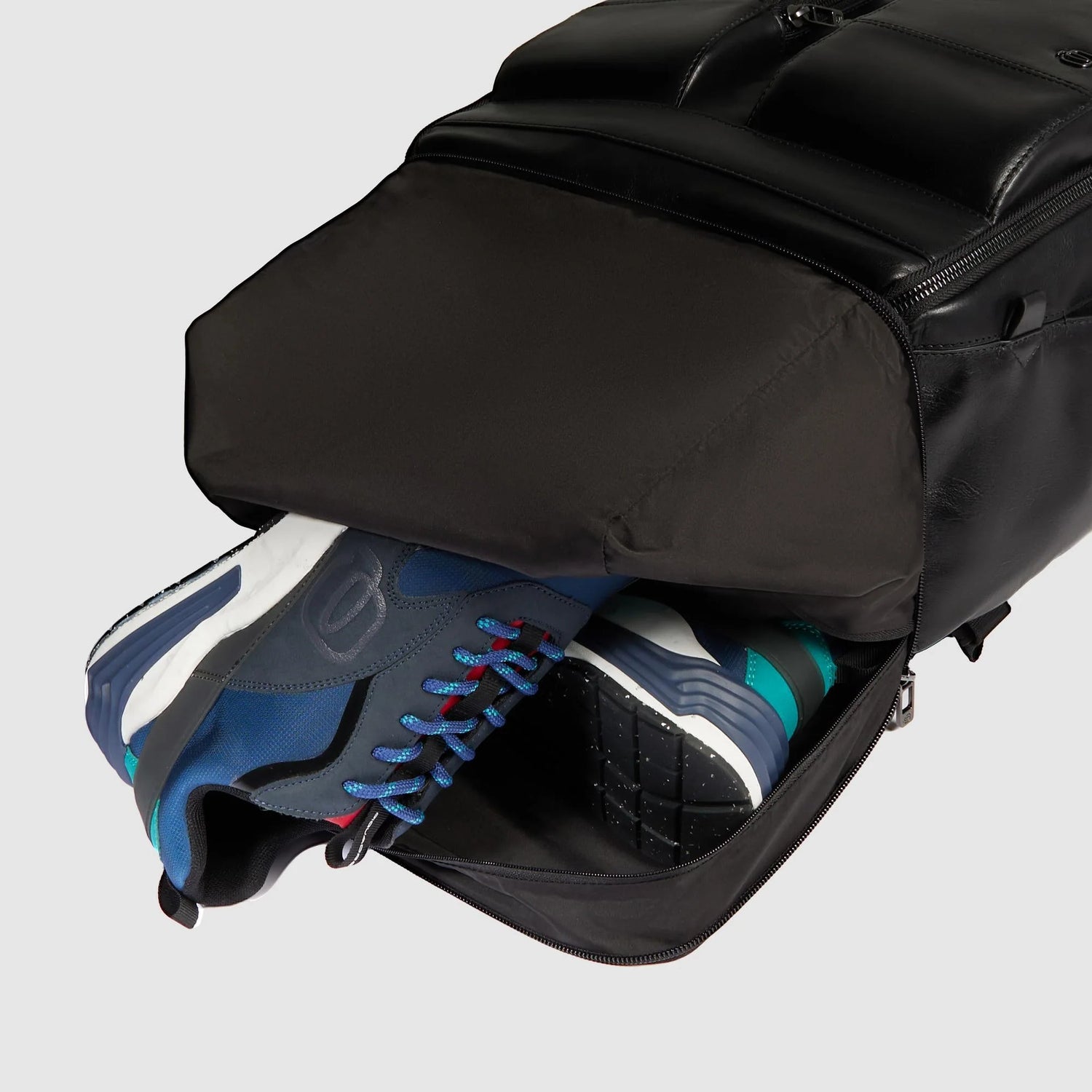 PIQUADRO BOLSA DE VIAJE ADAPTABLE A MOCHILA