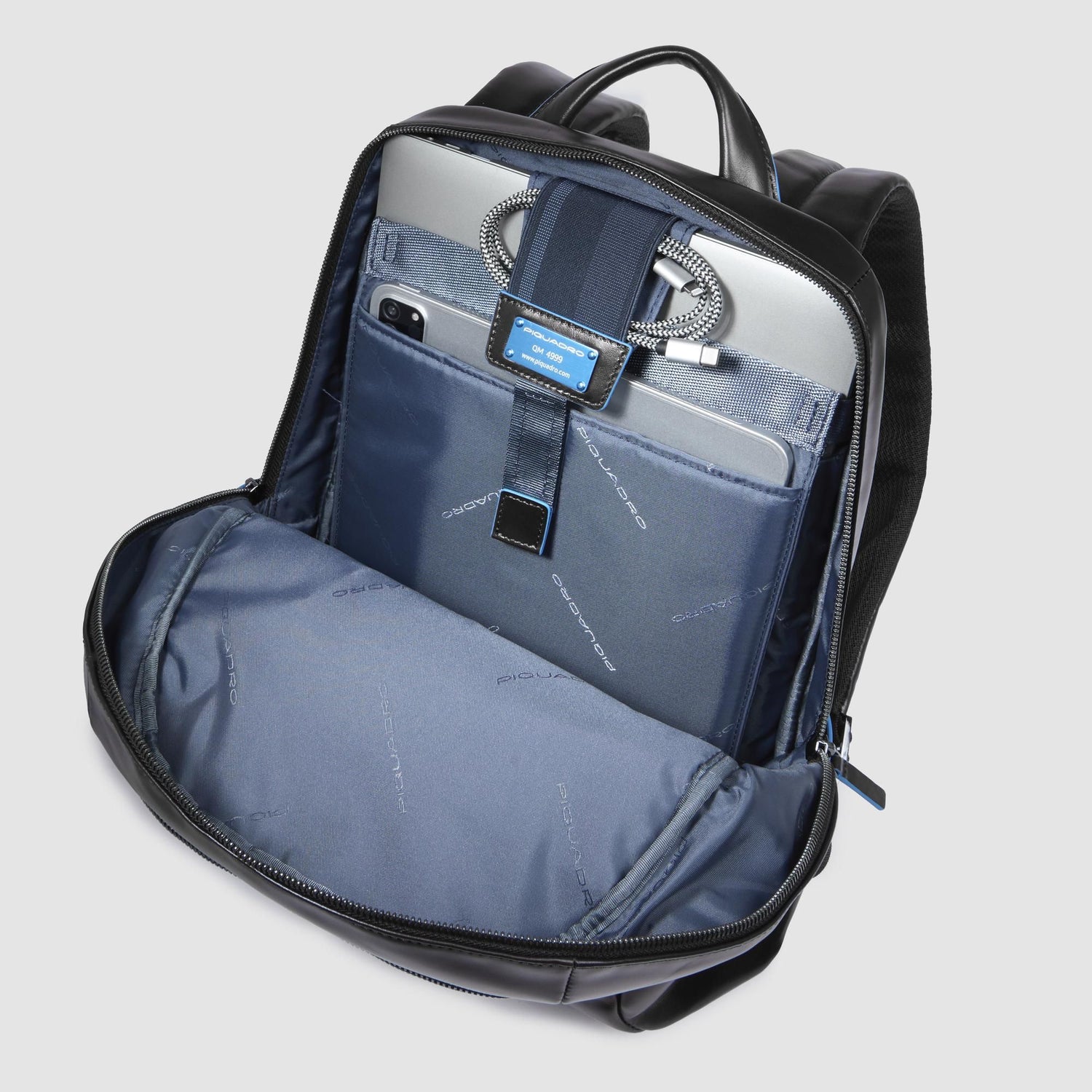 PIQUADRO MOCHILA PEQUEÑA PARA PORTÁTIL E IPAD® BLUE SQUARE
