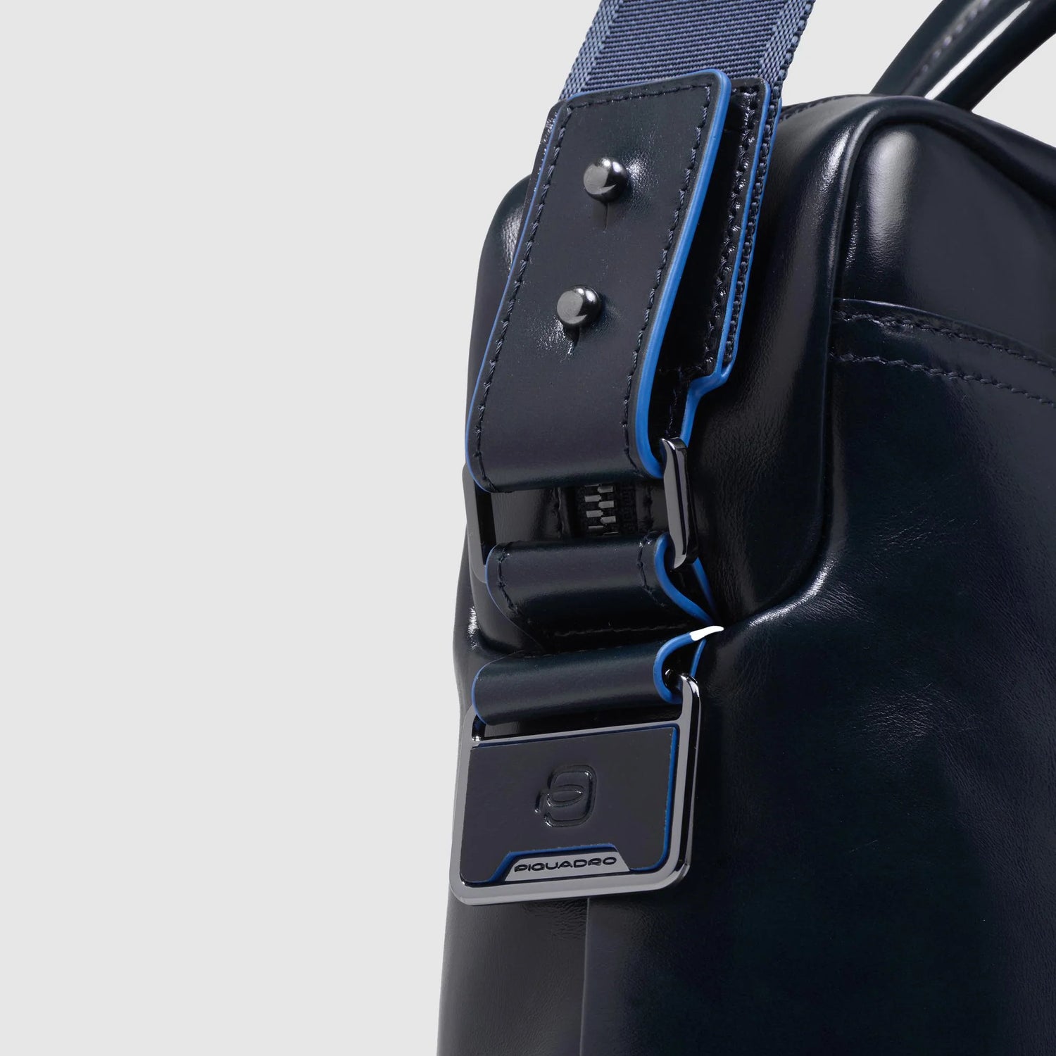 LAPTOPKAST 14 BLAUW VIERKANT