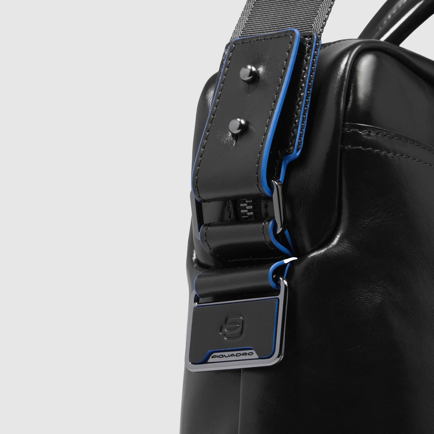 LAPTOPKAST 14 BLAUW VIERKANT