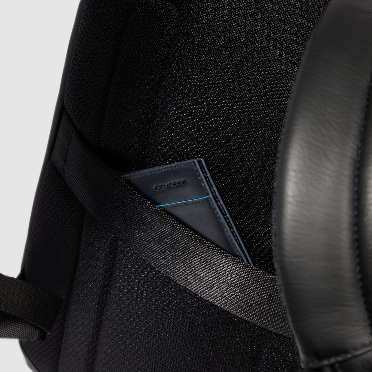 MOCHILA URBANA EXPANSÍVEL PARA PORTÁTIL 15