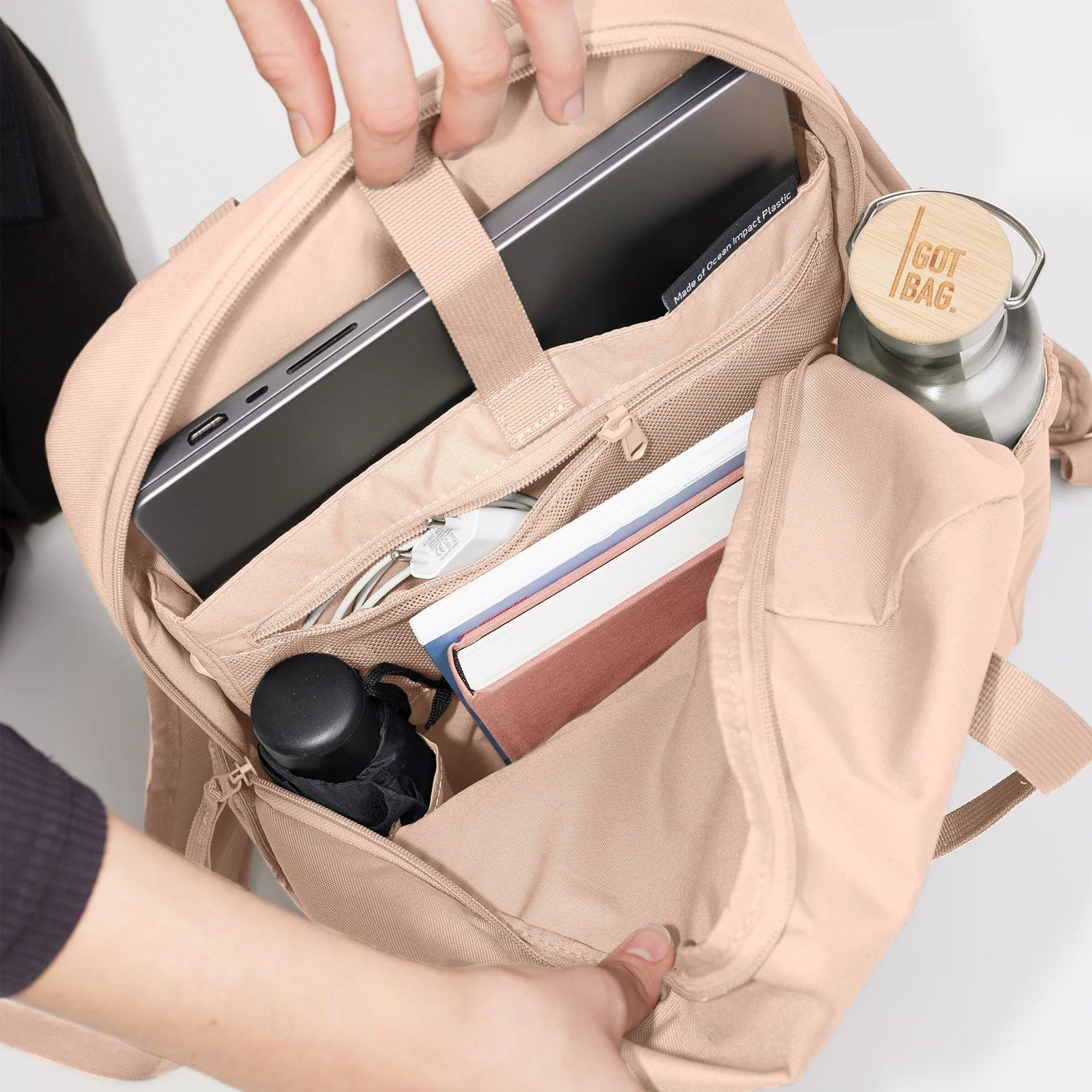 GOT BAG MOCHILA DAYPACK LOOP MONOCHROME