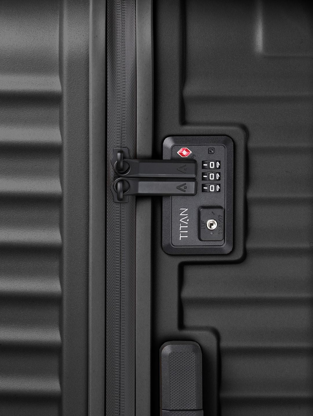 TITAN VALISE DE MISE À NIVEAU L - 75CM