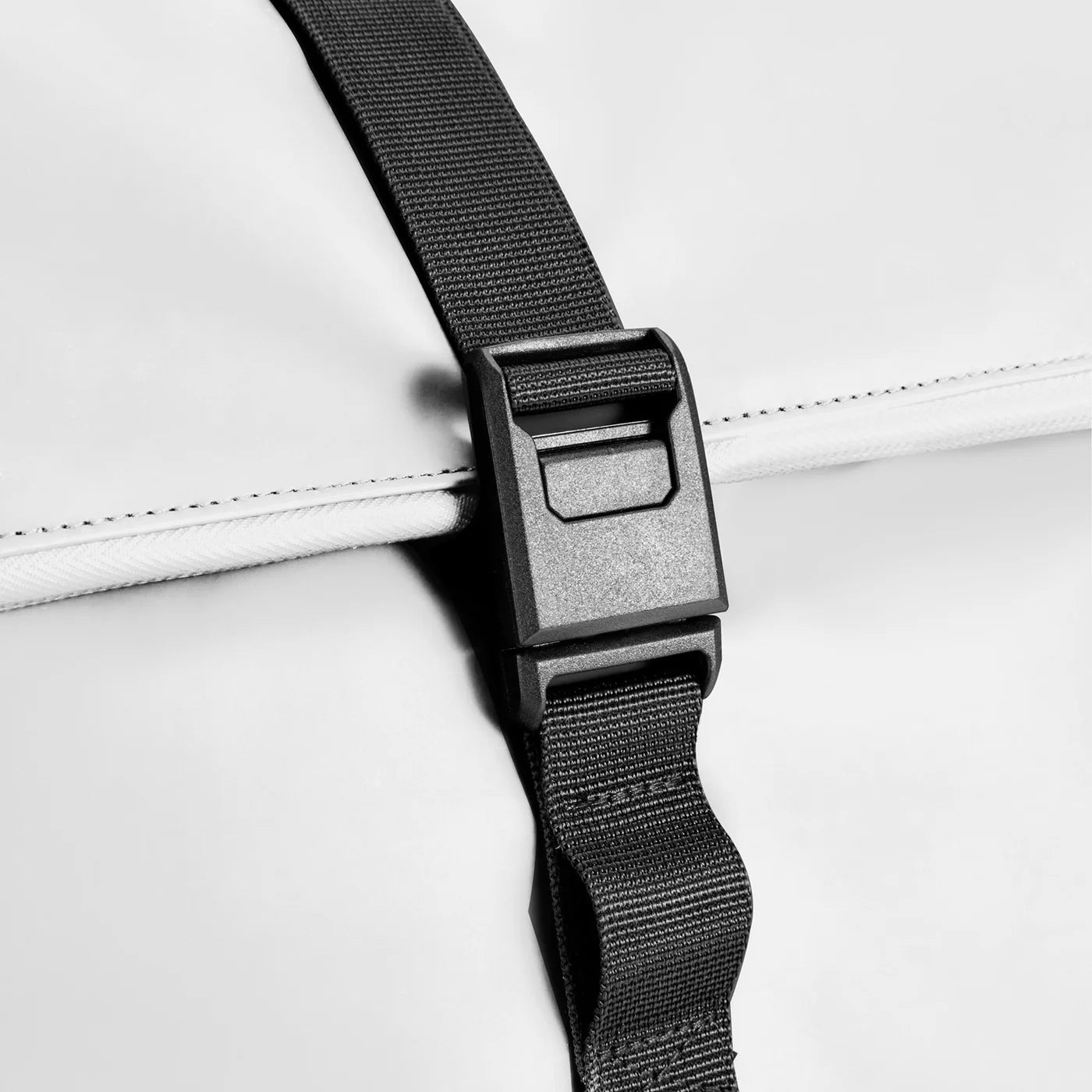 STEDELIJKE WATERBESTENDIGE FLAP TOP