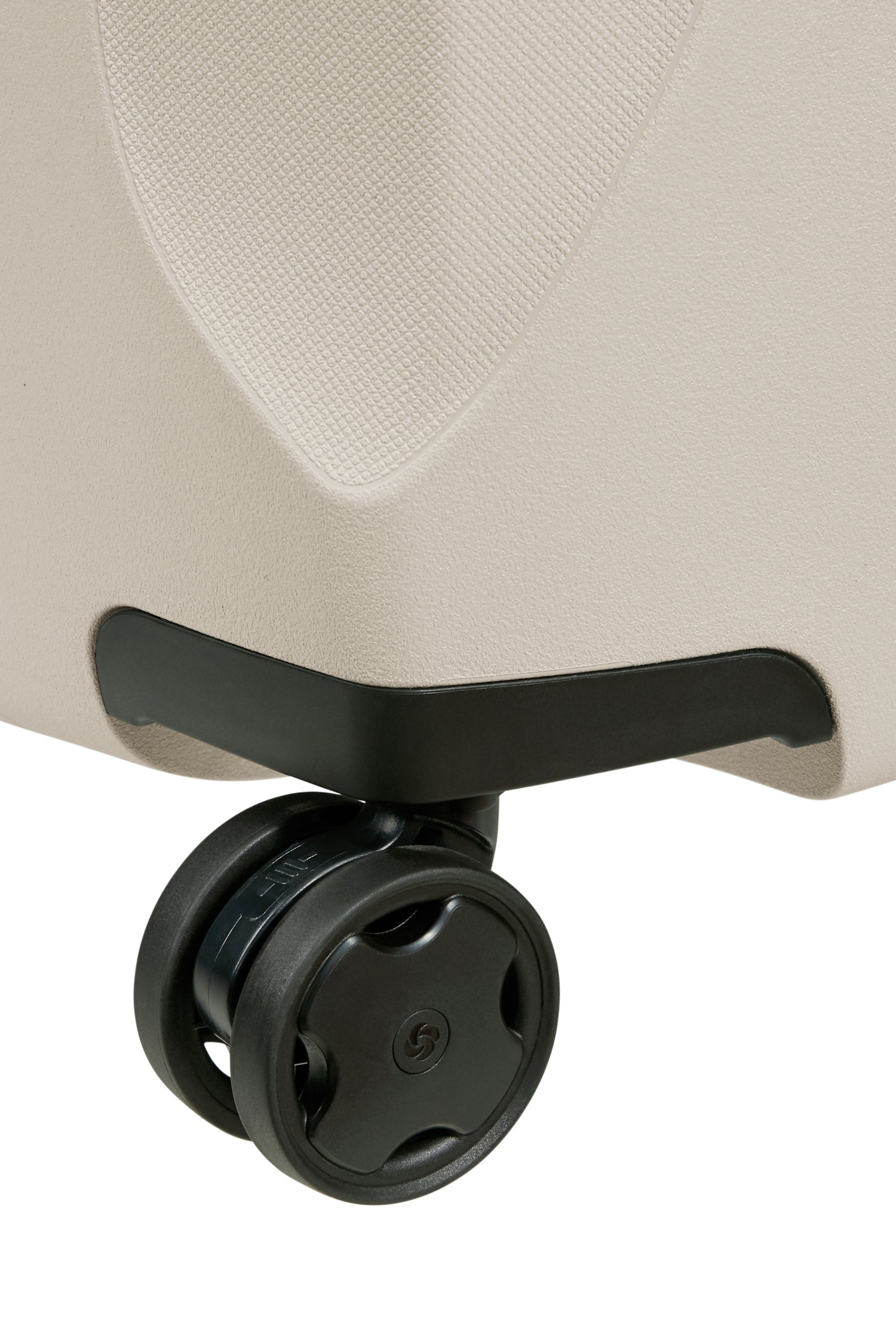 SAMSONITE MATKALAUKKU ESSENS 69CM