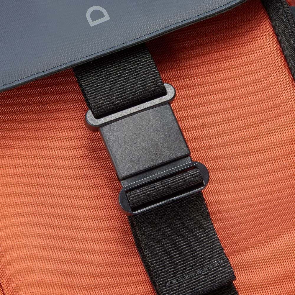 DELSEY SECURFLAP. 16" BACKPACK